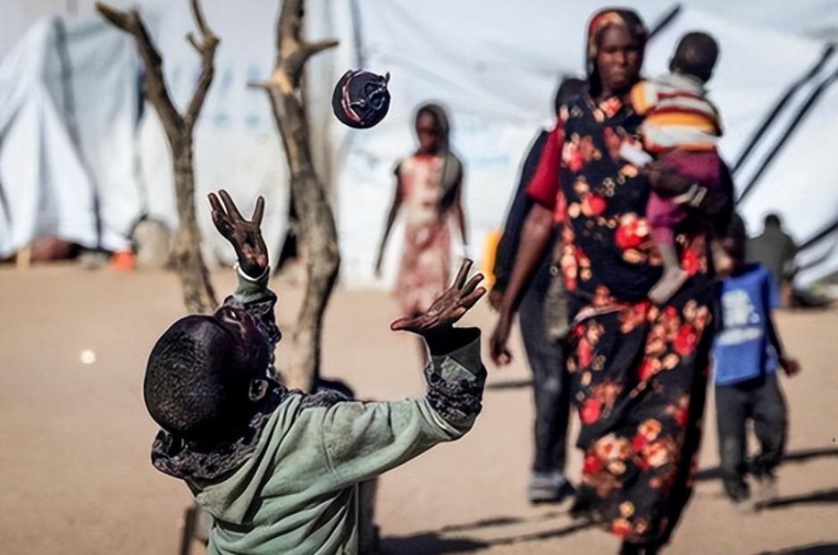 【苏丹法希尔之殇：准军事部队罪行令人发指】苏丹法希尔如今已沦为人间炼狱，快速支援