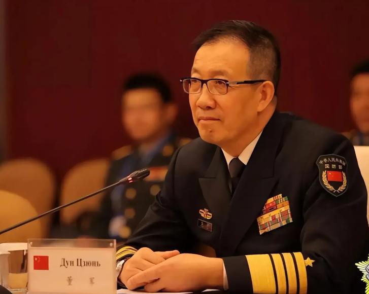 台湾的天彻底塌了。

7 月 31 日，国防部直接放话：谁搞台独，谁找外人来帮忙