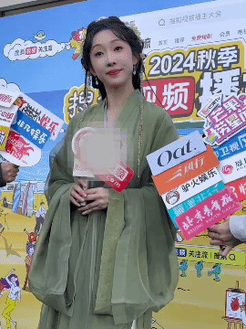 #宣璐叫覃海洋蛙王#宣璐接受采访谈喜欢的奥运会运动员，提到了覃海洋还叫他蛙王。两