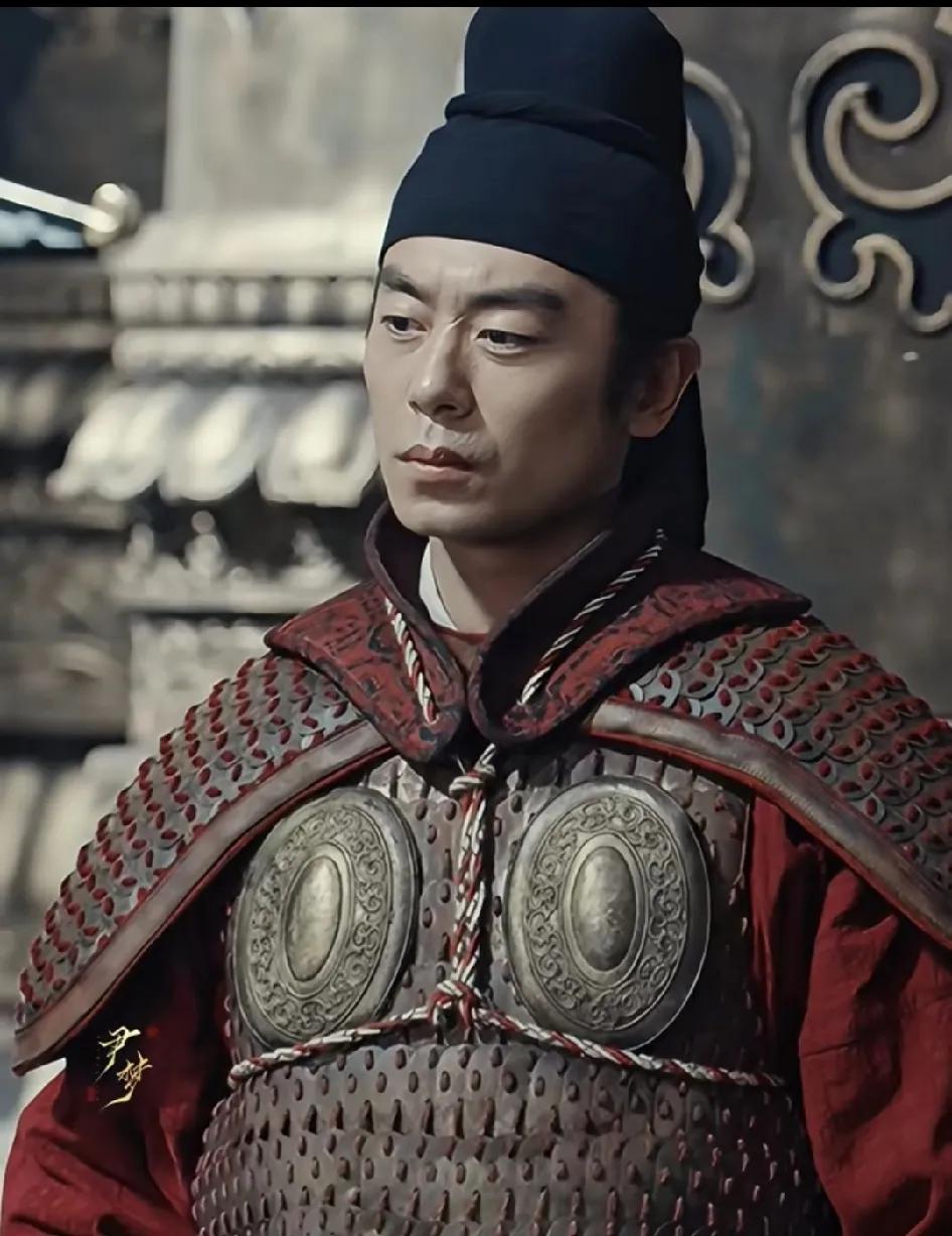 朱亚文原来英年早婚了。
他老婆是女星沈佳妮，这才是男人先成家，再立业的榜样啊。