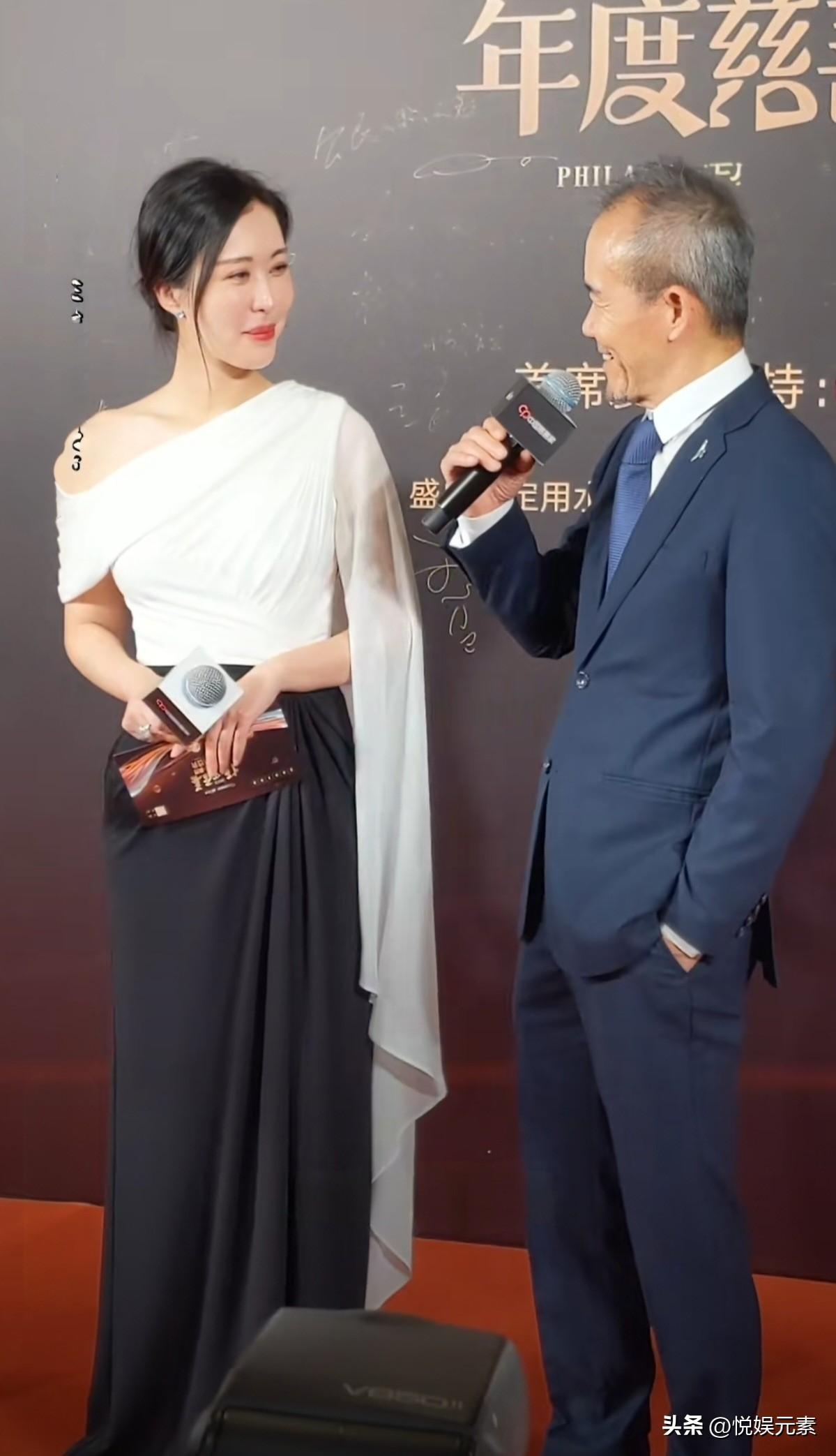 田朴珺嫁给王石绝对是她一生中最高光时刻。不然的话，她这样十八线小演员想和胡歌平起