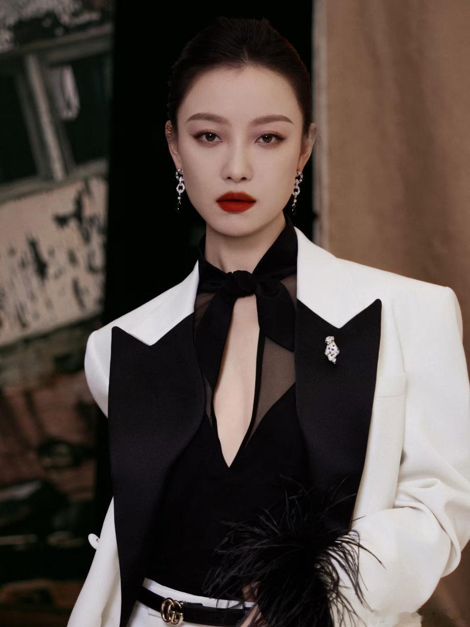 倪妮是不是胖了倪妮这是胖了吗？不！这是美貌在升级！之前是清冷仙子，现在是带着烟火