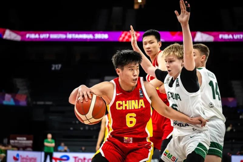 U17 男篮惜败立陶宛，陈昱休数据两极分化，球迷直言后卫打法落后
虎扑 6 月 