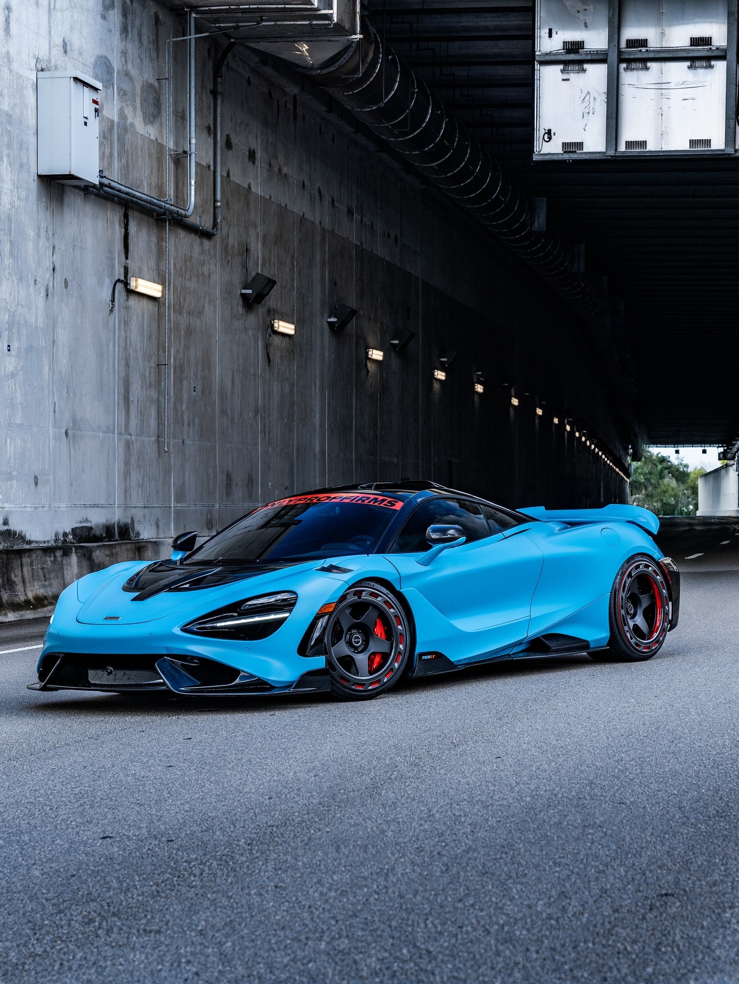 改车吧[超话] 迈凯伦765LT ​​​