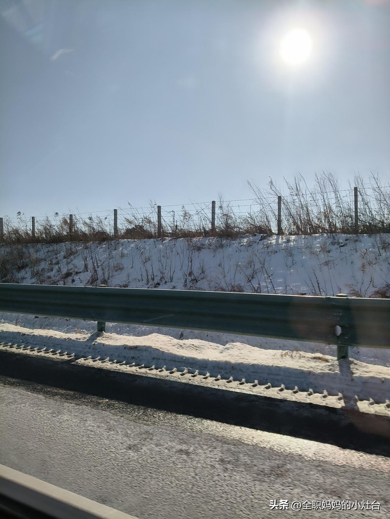 好久不见了，
时间过得很快，
转眼间又是新的一年。

这期间又经历了很多事情，