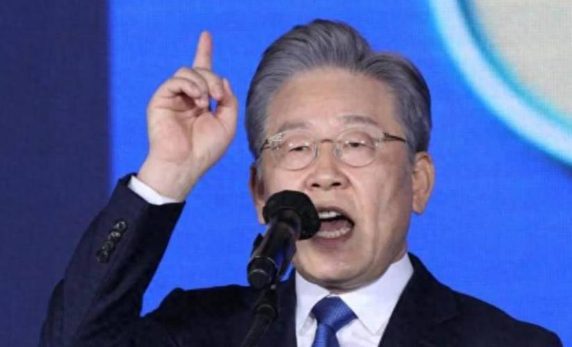 韩国财阀恐怕要连夜跳脚了！
 
不是因为总统李在明在青瓦台当众向他们90度鞠躬，