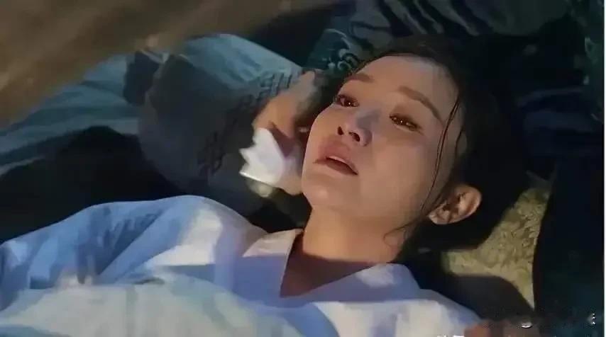 清道光六年，陕甘总督杨遇春新得了一个绝色美女。由于连日忙于军务，还没来得及同床共