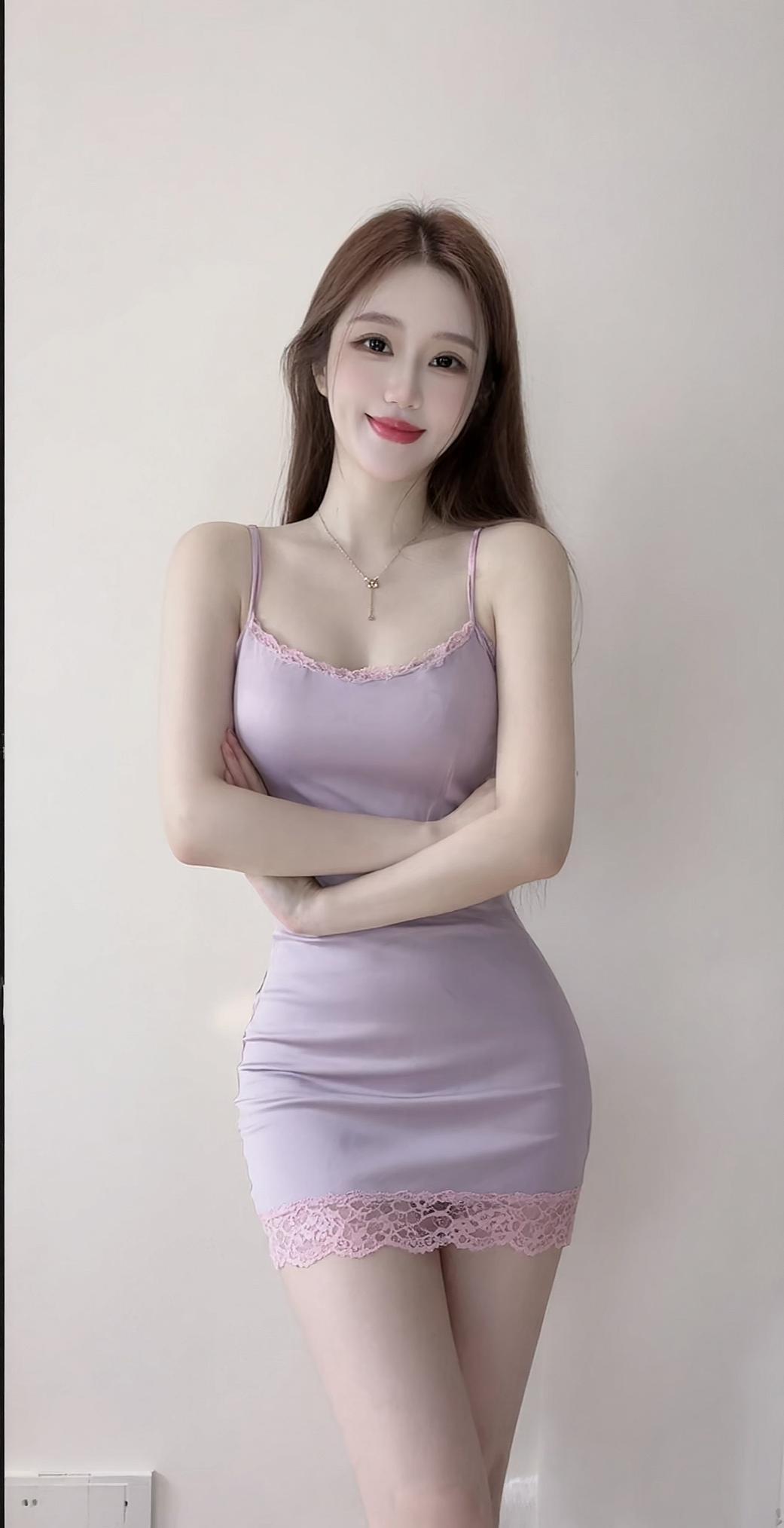 AI淡紫蕾丝居家写真