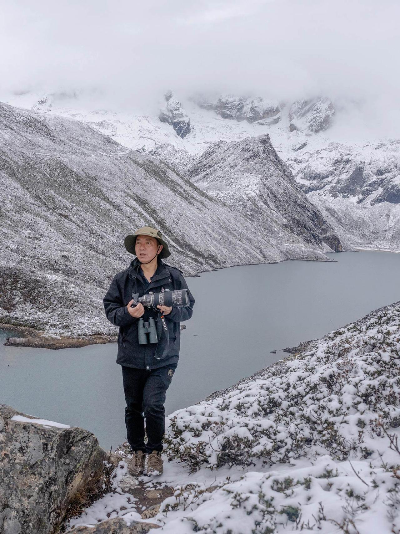 我来到了雪山之巅 踏雪而行 旅行本身就是生命之光