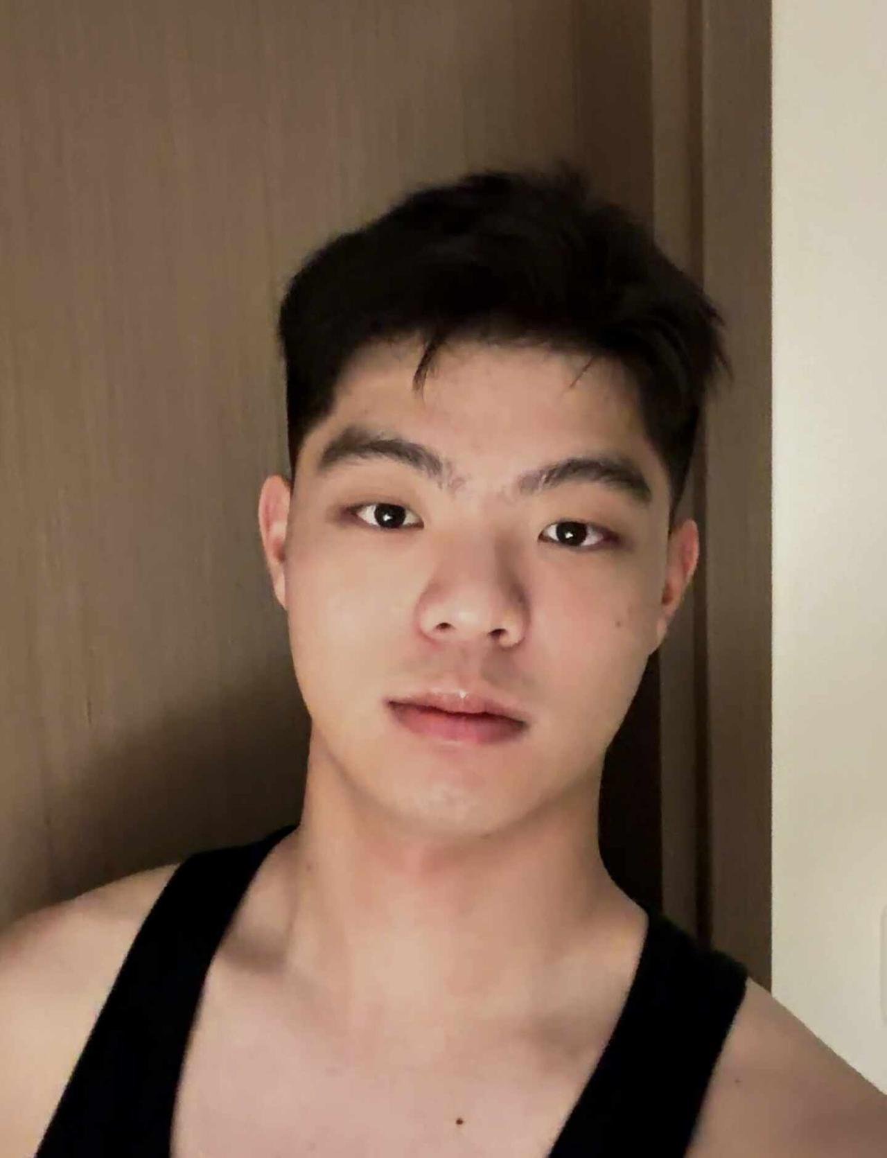 好热🥵
热 健身 大学生 最近长这样