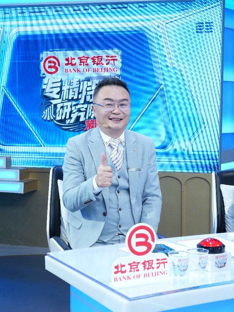 我的年度总结  2024年我的关键词是：回到生活。2024年，我的飞行里程依旧超