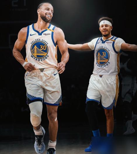 水花兄弟变康复兄弟，库里场边一句自嘲，撕开了勇士管理层最后一块遮羞布。
 
你以