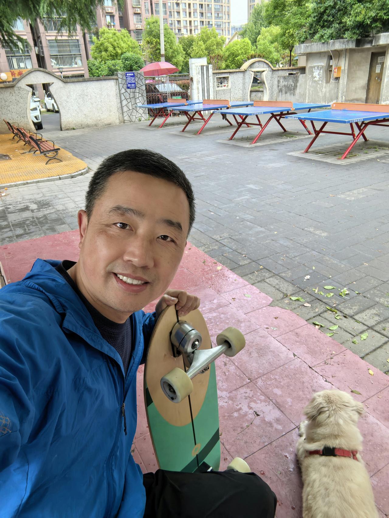 今天，是我滴酒未沾、成功戒酒的第282天。
 
我真心觉得，戒酒比戒烟难太多了。