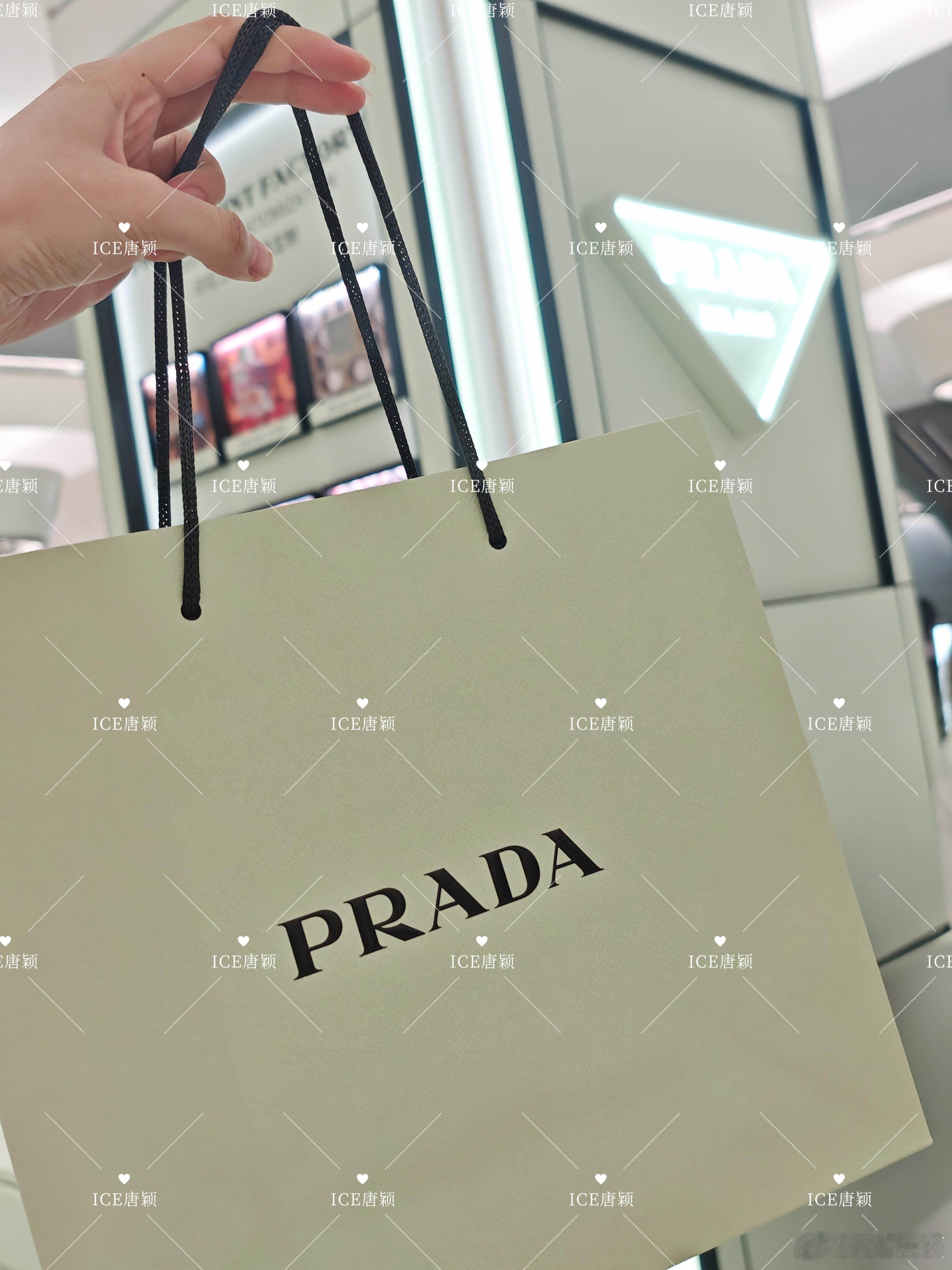 支持prada代言人杨幂不愧是杨幂严选的品牌和香水杨幂prada香氛代言人杨幂p