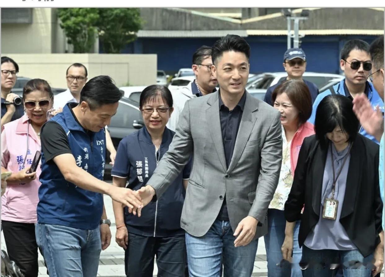 台北成为岛内地方选举风向标，蓝绿候选人舆论交锋愈发激烈
 
本年度台湾地区地方选