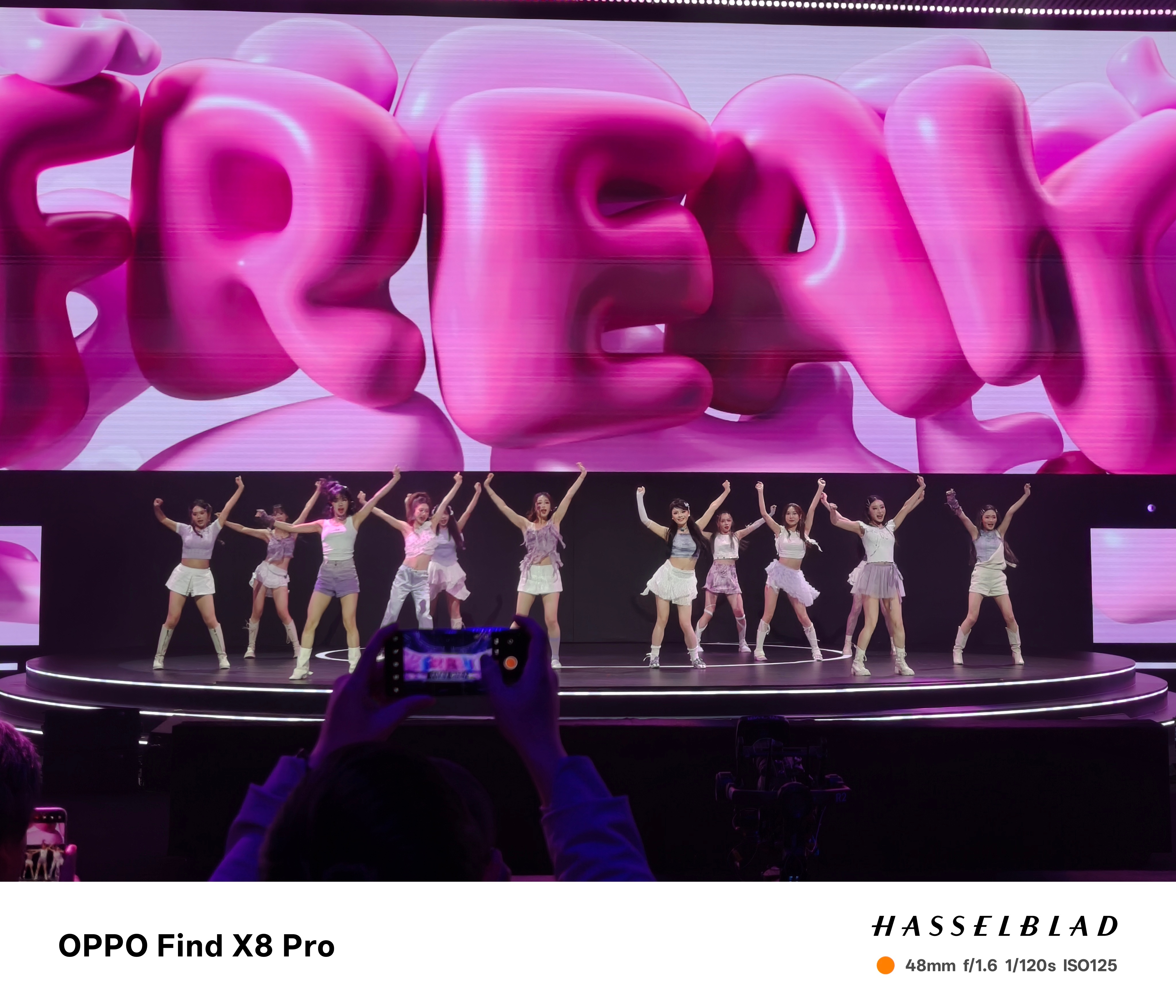 [舔屏] OPPO Reno13 系列发布会，宋雨琦来了！！！屏幕开门后出来的，