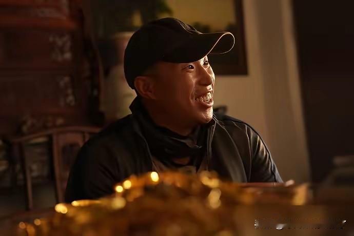 烧饼在德云社这二十来年全是为刘直这个角色做准备。
演技浑然天成，表情节奏根本都不