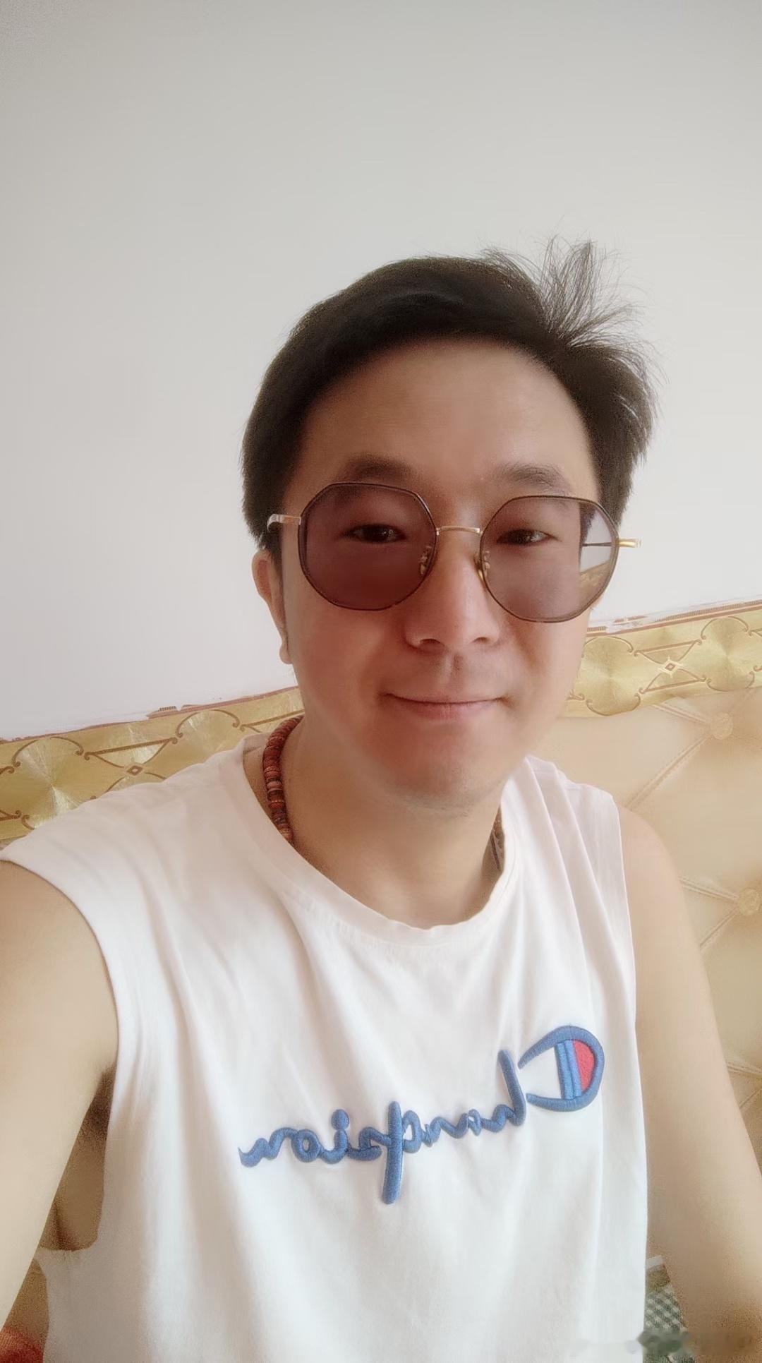 去年国庆假期在新疆兵团度过，今年回家劳动，不过我的心还是在新疆，新疆最近香梨🍐