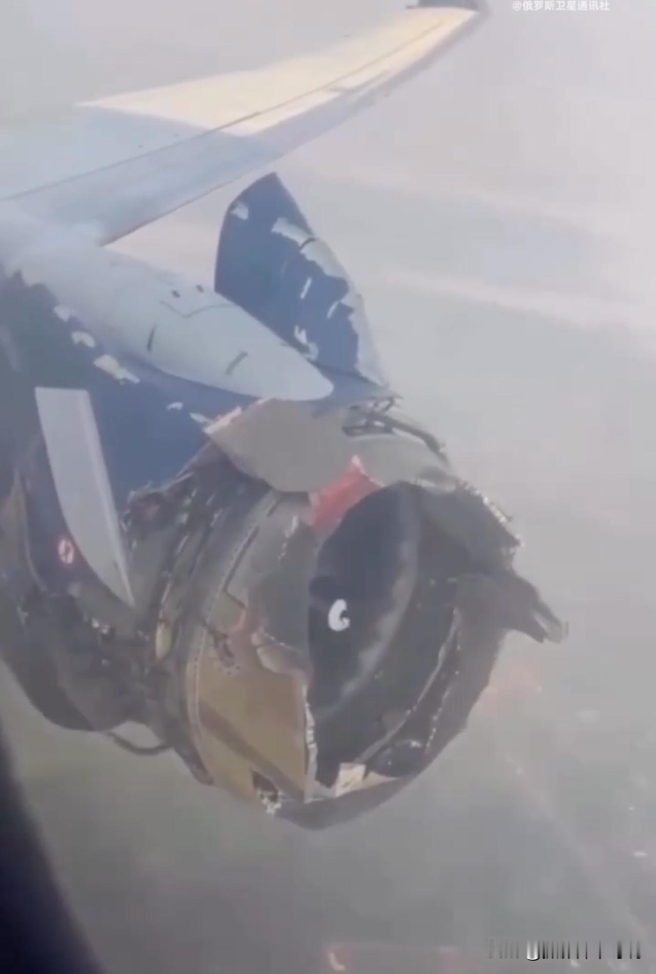 在空中眼睁睁看着飞机引擎烂成豆腐，求这位乘客的心理阴影面积！早前，从尼日利亚拉各