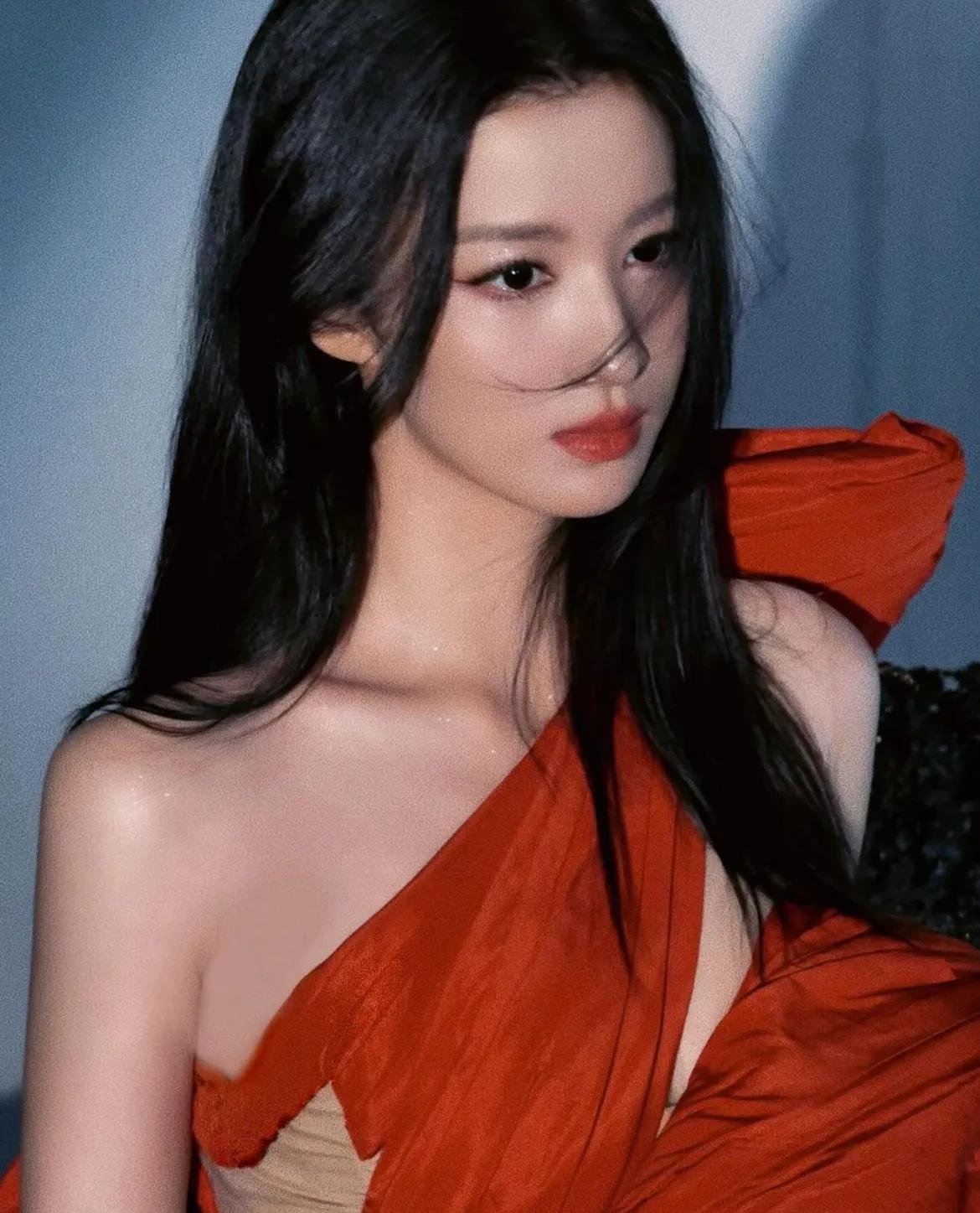 美得很自然[心]
王楚然 说TA 娱乐