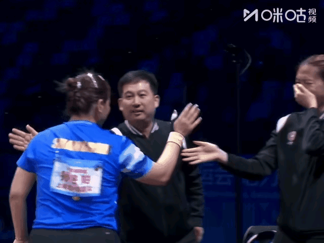 11月19日上海队获得团体铜牌后陈熠哭得一踏糊涂，让人泪目！
从来没有见过陈熠如