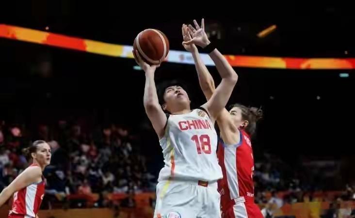 74:70！女篮大逆转捷克致敬钦文 韩旭22+14杨舒予绝平 张子宇需历练正在德