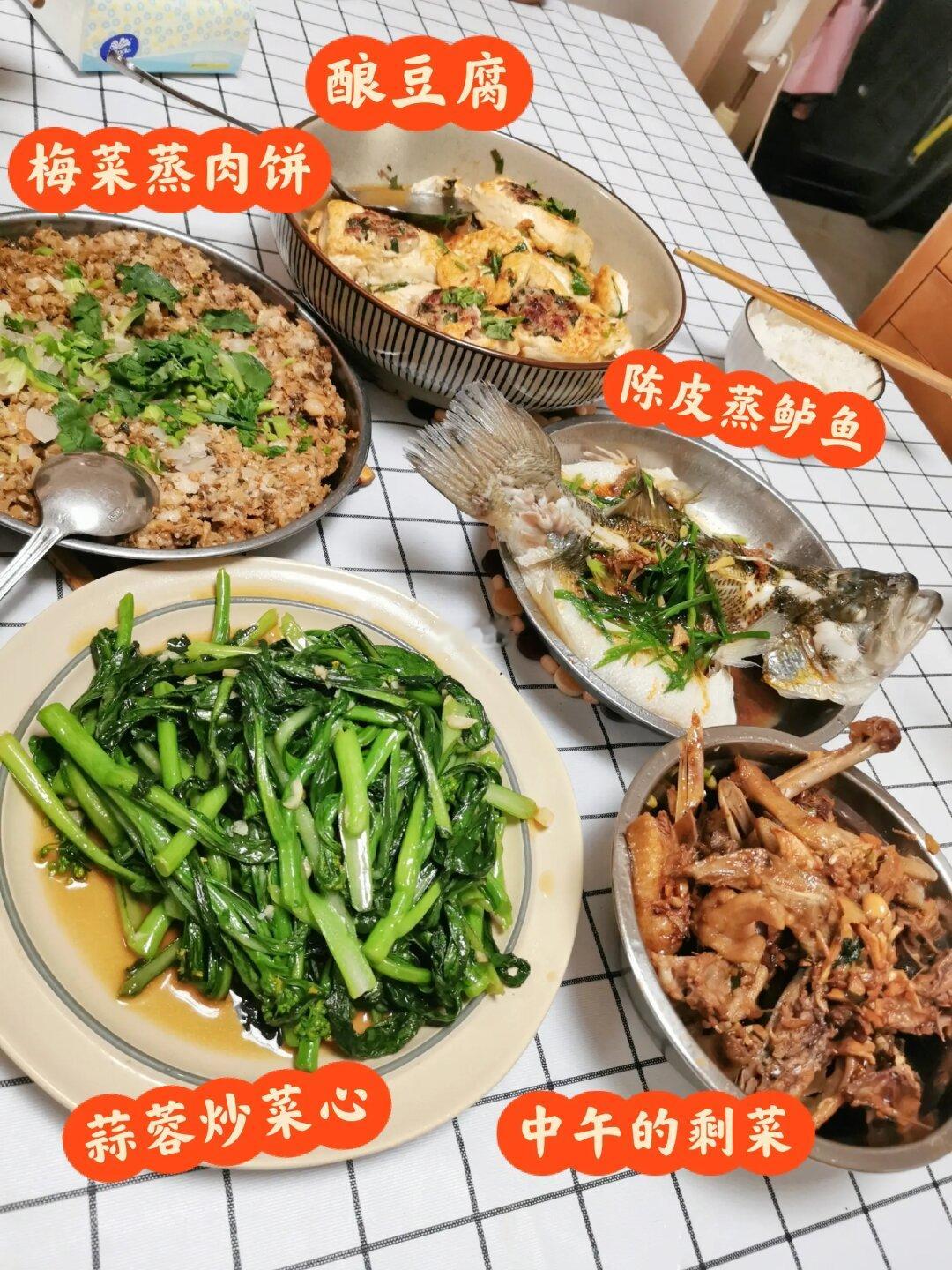 广东妈妈做的晚餐，真的连一点辣椒都没有！