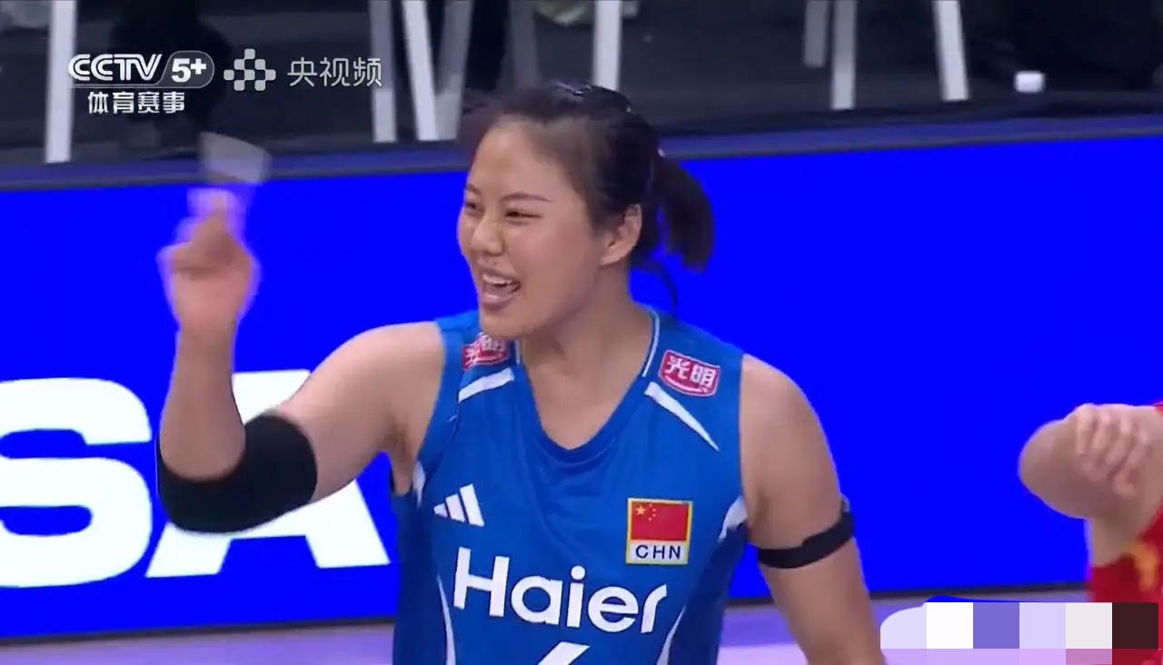 龚翔宇再次证明了她是中国女排的底牌！面对主场作战的土耳其女排，中国女排在21-2