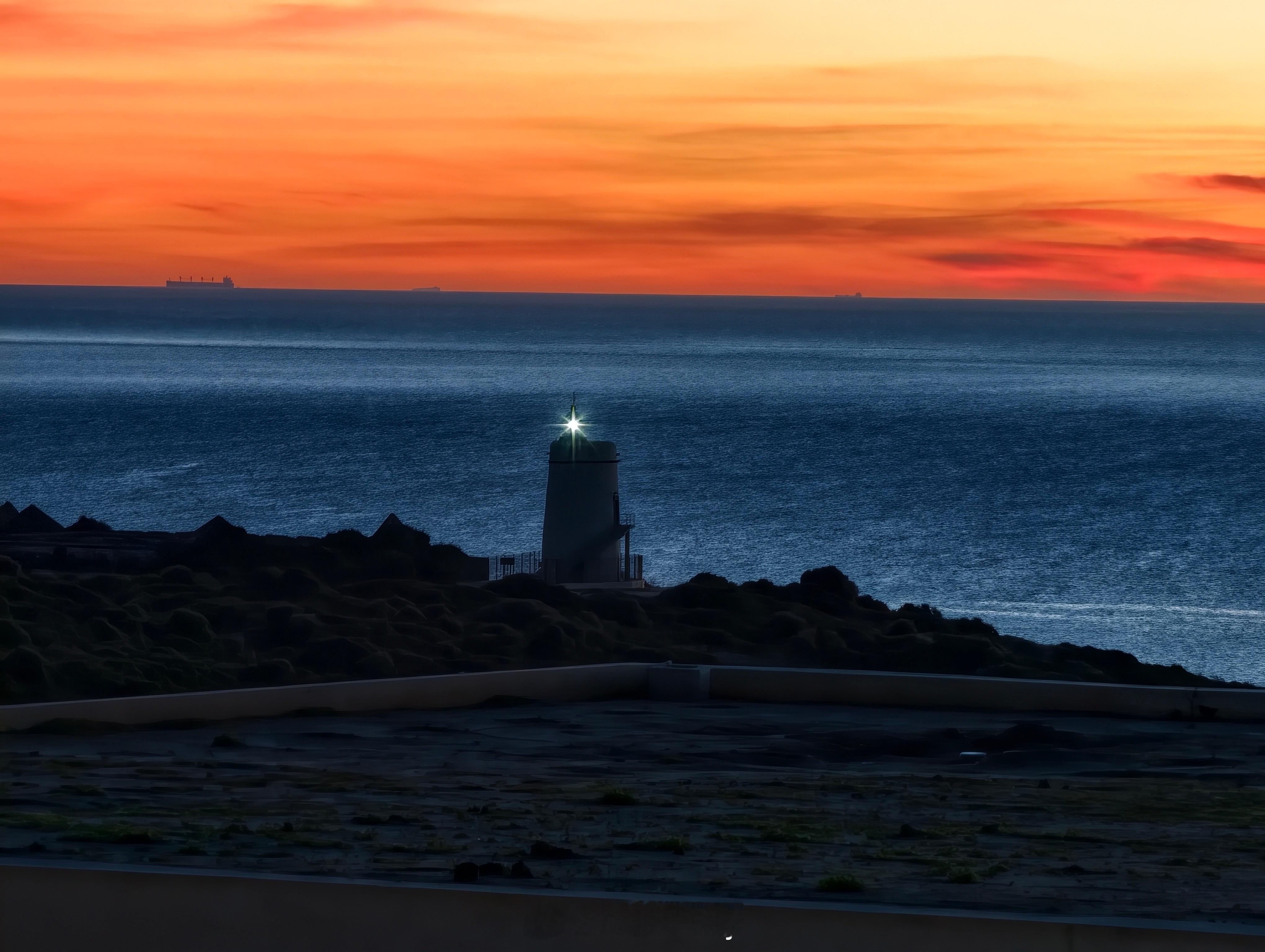 西班牙马拉加海滩，阳光，日落，美好。很有幸去过。
