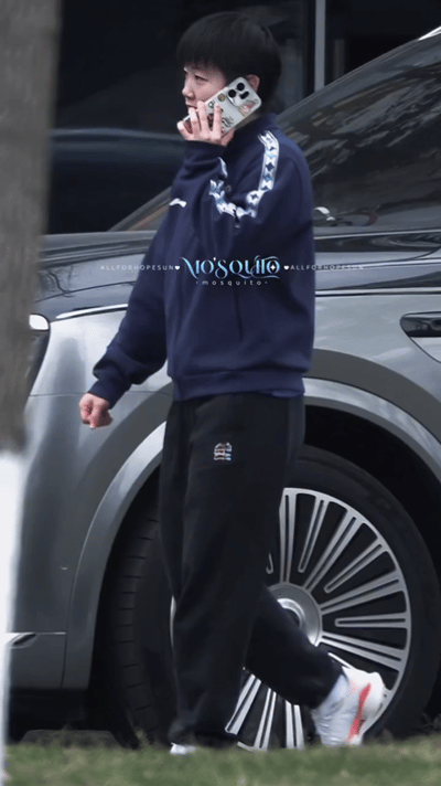 业务繁忙的莎局，小朋友们也终于看到莎莎姐姐了。
在成都训练的莎莎，今天一天看到了