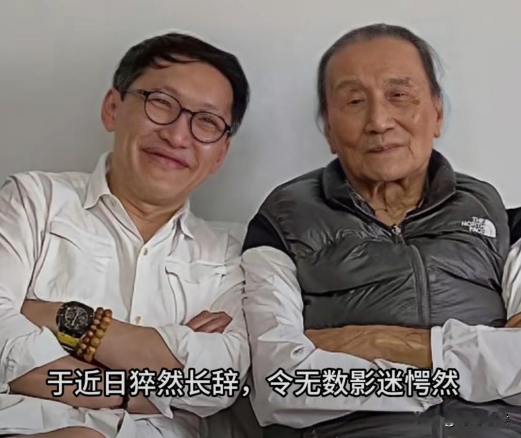 我觉得谢贤80多岁以后耍酷的可能性不大了，所以我觉得他戴墨镜最主要的原因不是为了