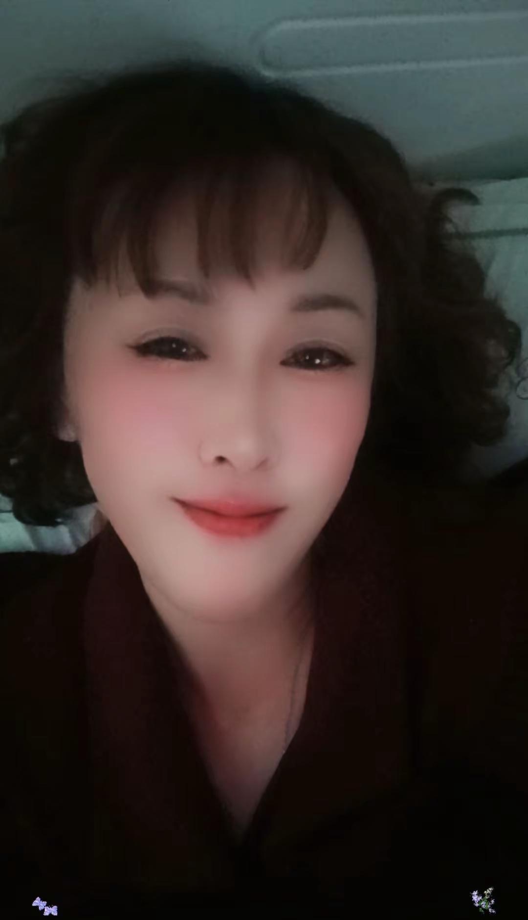 与岁月碰个满杯，敬过往不回头，未来可期许。