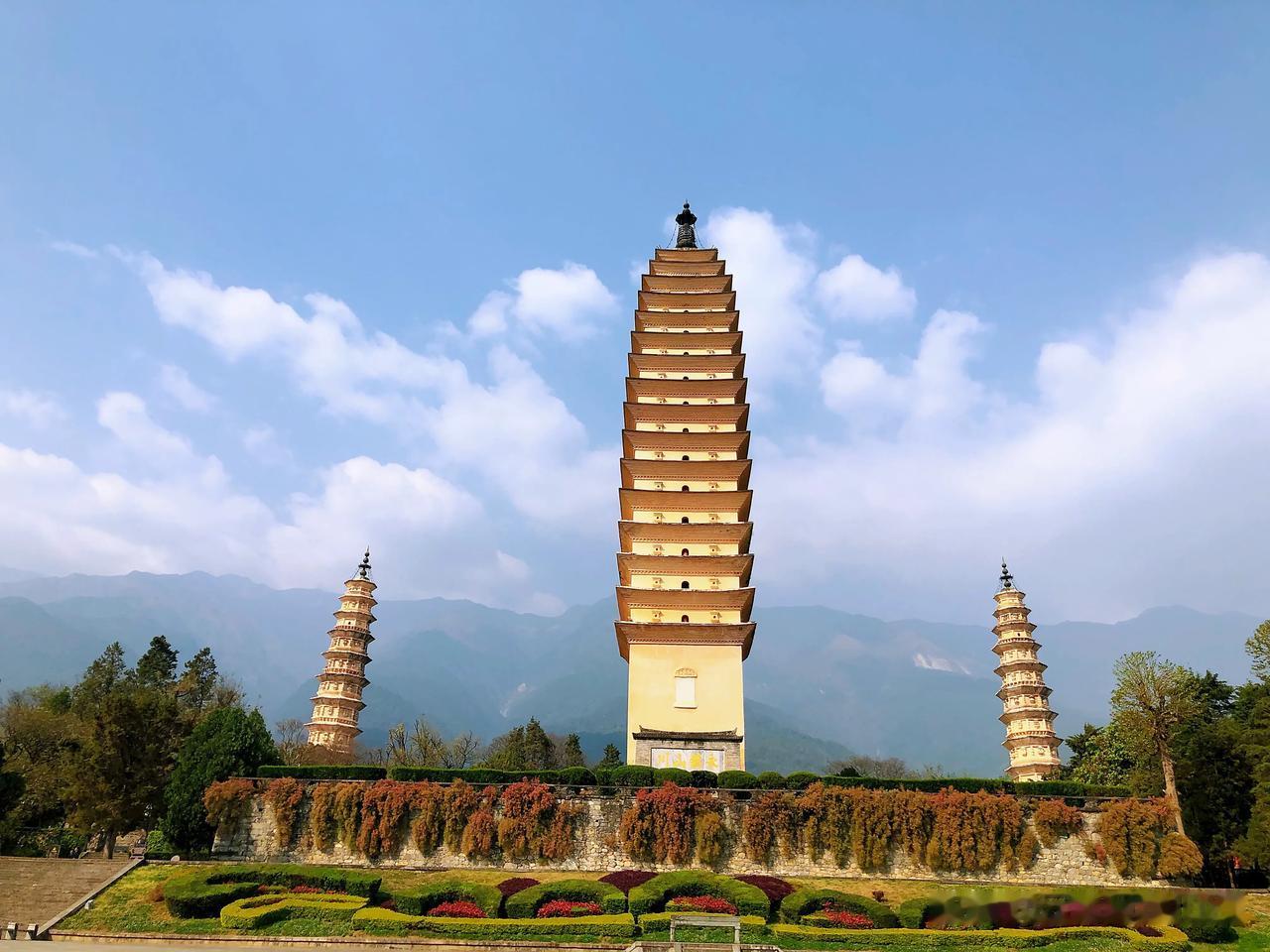 云南大理自由行，崇圣寺三塔，距离大理古城2公里，可以做公交，也可以打车比较方便便