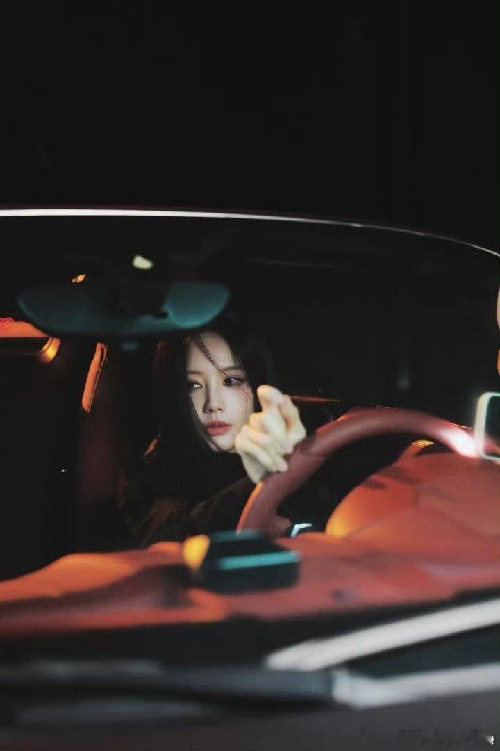 李一桐想象中我开车的样子李一桐想象中我开车的样子 