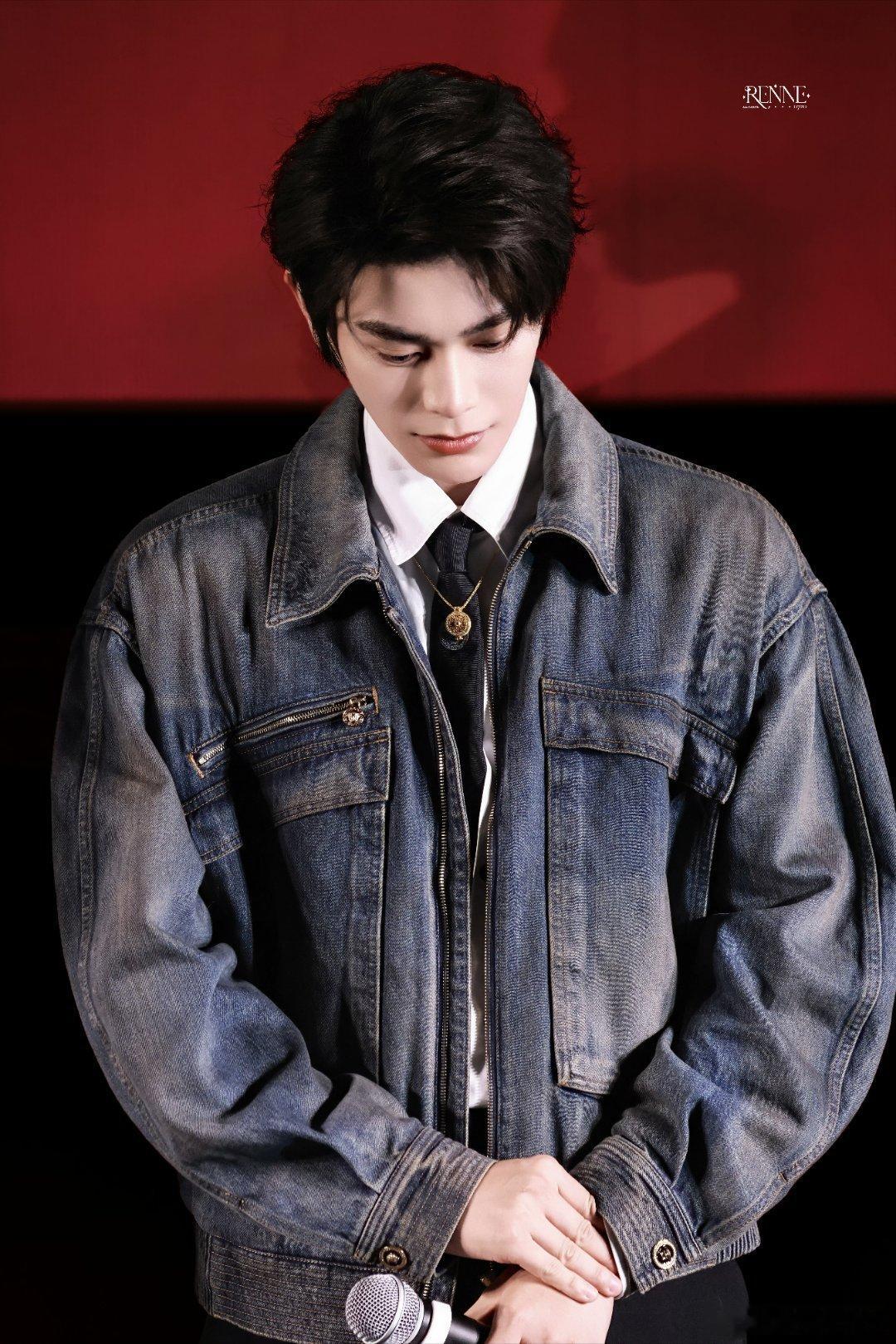 dyx 保持炙热，坚持下去，或许前路未必是光明坦荡，但也一定充满无限可能。