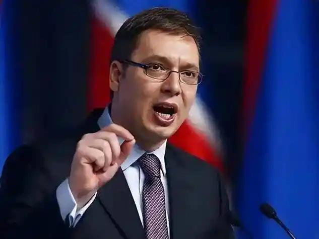 塞尔维亚这个局势确实很不好搞，武契奇已经看明白了，北约很有可能趁全球两大火药桶都