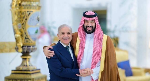 巴基斯坦彻底上桌了！
巴基斯坦这个南亚国家，过去总给人经济吃紧、靠外援过日子的印