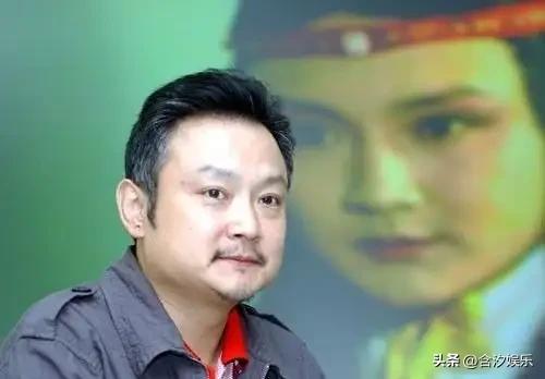 一次，“贾宝玉”的扮演者欧阳奋强，在酒会上被一个老板嘲讽:“你这20年除了演过贾