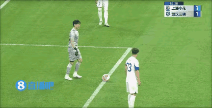 任航的失误，三镇又直接丢球了！
守门员内心一万匹那啥马奔过！[捂脸][捂脸][捂