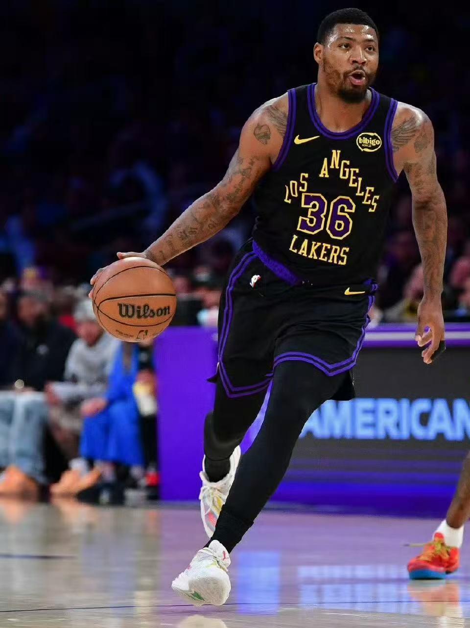 湖人斯玛特面对森林狼已经取得了十三连胜，上次输球还是十年前的事！