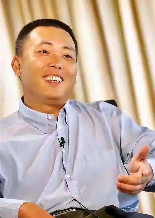 40岁退休带娃，靠“买了就不动”赚了千亿，他凭什么被称“中国巴菲？

戳开他的美