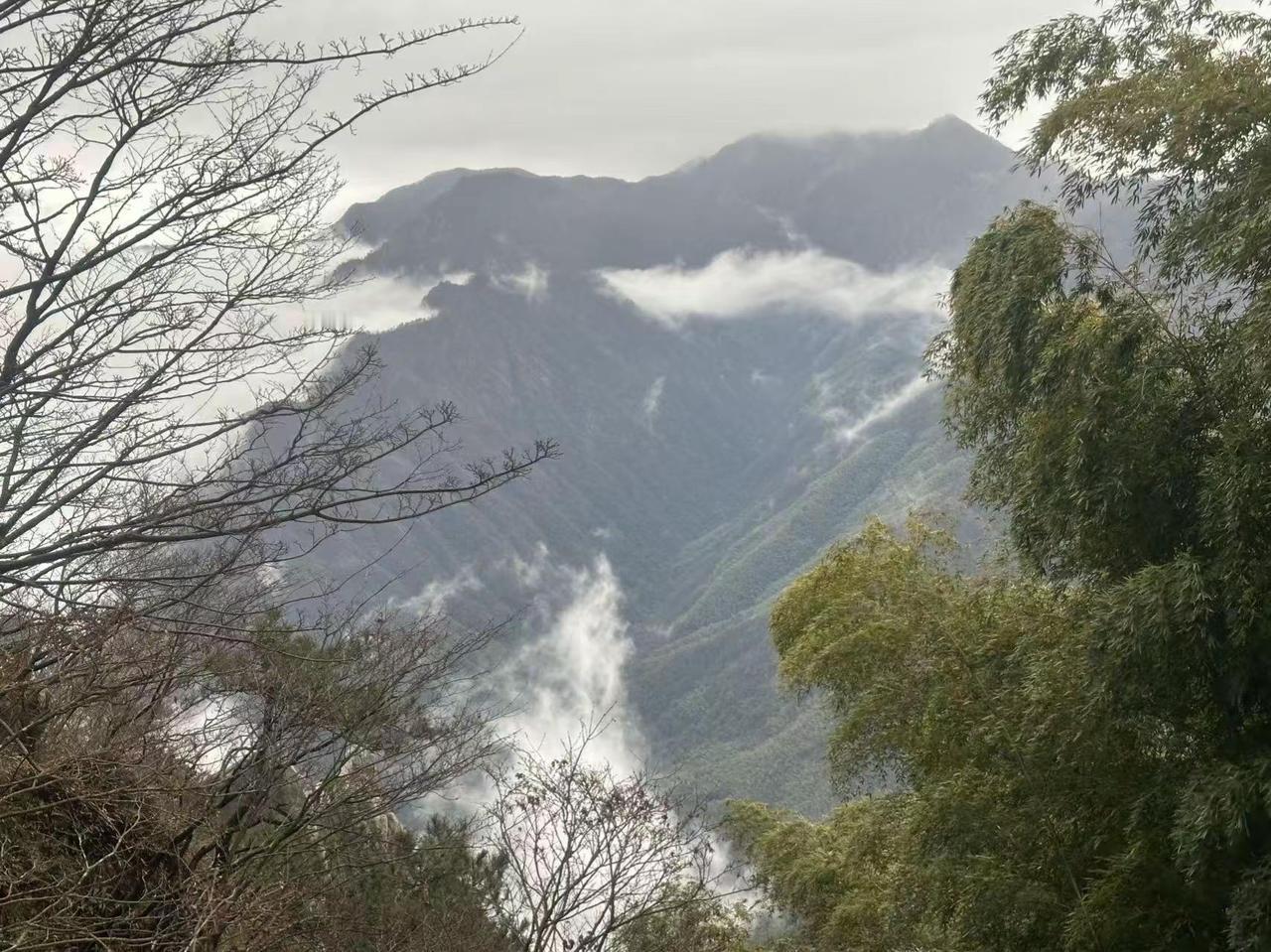 隔着屏幕欣赏大庐山的美景😃😃😃✌️✌️