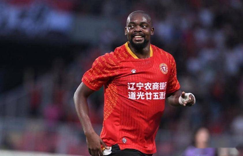 强势反弹！辽宁铁人主场3-2战胜卫冕冠军上海海港，6连败后迎来3连胜，姆本扎3轮