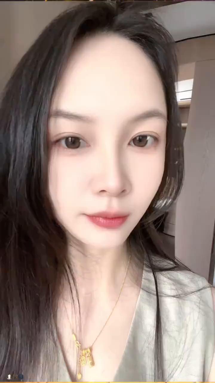 昨天这个的呼声最高，早上开盘就买了，买完就掉了。真不是我扎盘，买的也不多，就买了