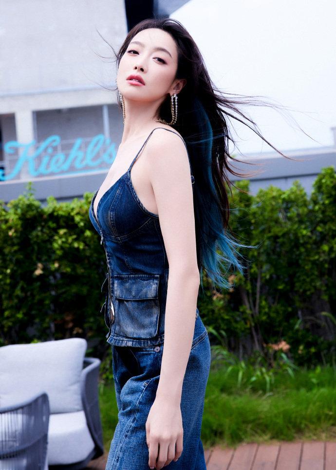 宋茜挑染牛仔look宋茜身藏blue 宋茜挑染牛仔look ​​​