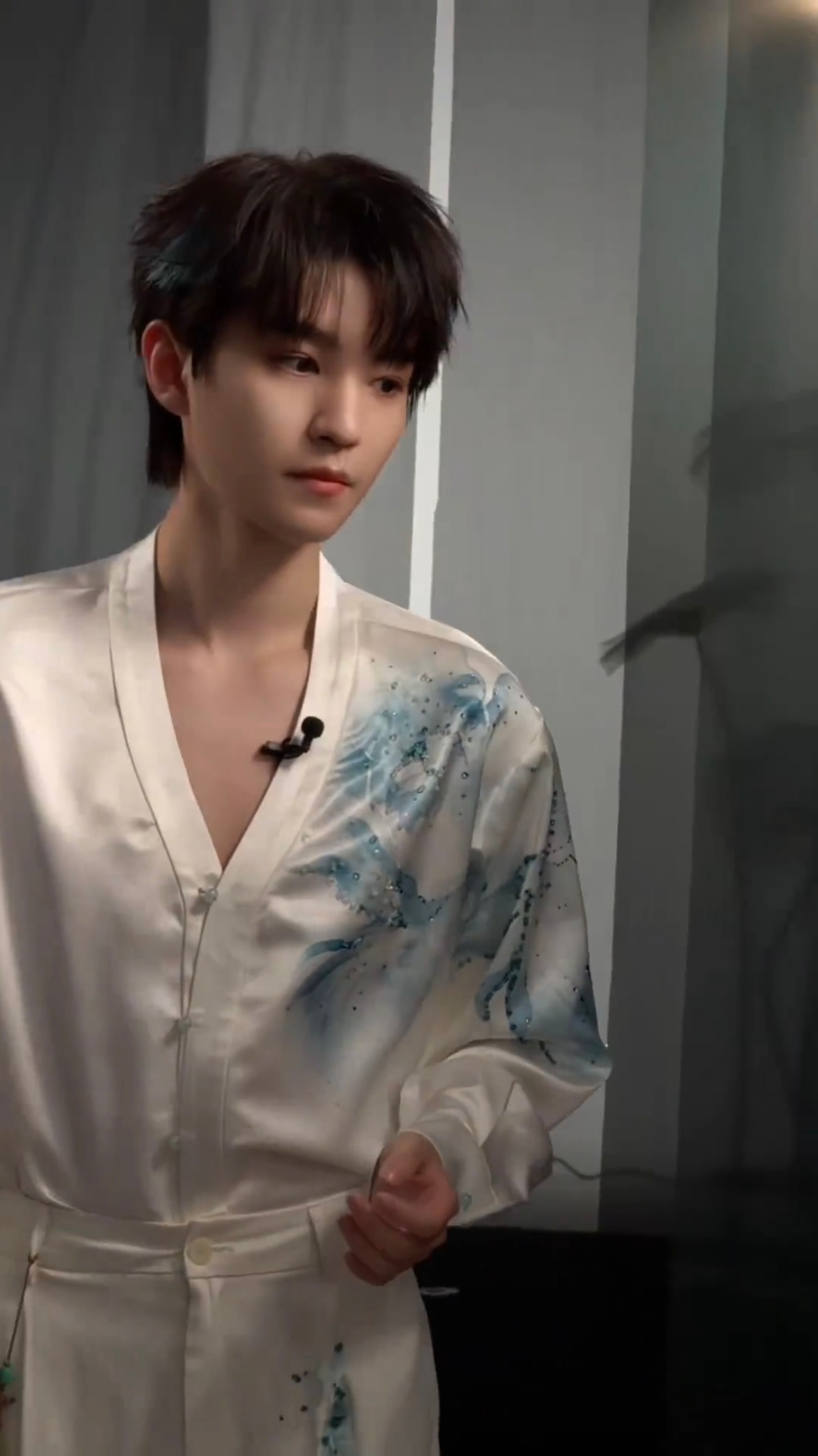 美人如玉剑如虹 