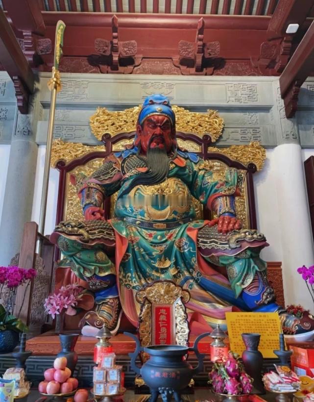 农历六月廿四 · 关圣帝君圣诞文有孔圣，武有关圣。今日关帝圣诞，乃忠义之日、护法