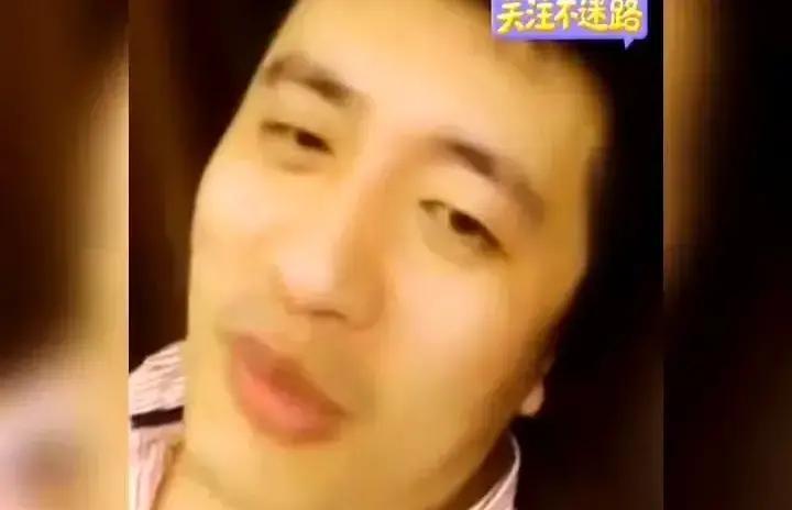 张雪峰自曝事业低谷机场偶遇初恋，说的这句话太戳人

张雪峰最近聊起当年事业最低谷