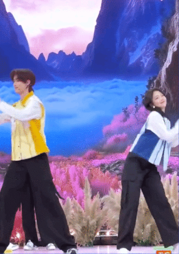 谭松韵丁程鑫居然一起演过偶像剧 范晓莹和小长安的跨时空同框，内娱售后就该这样卷！