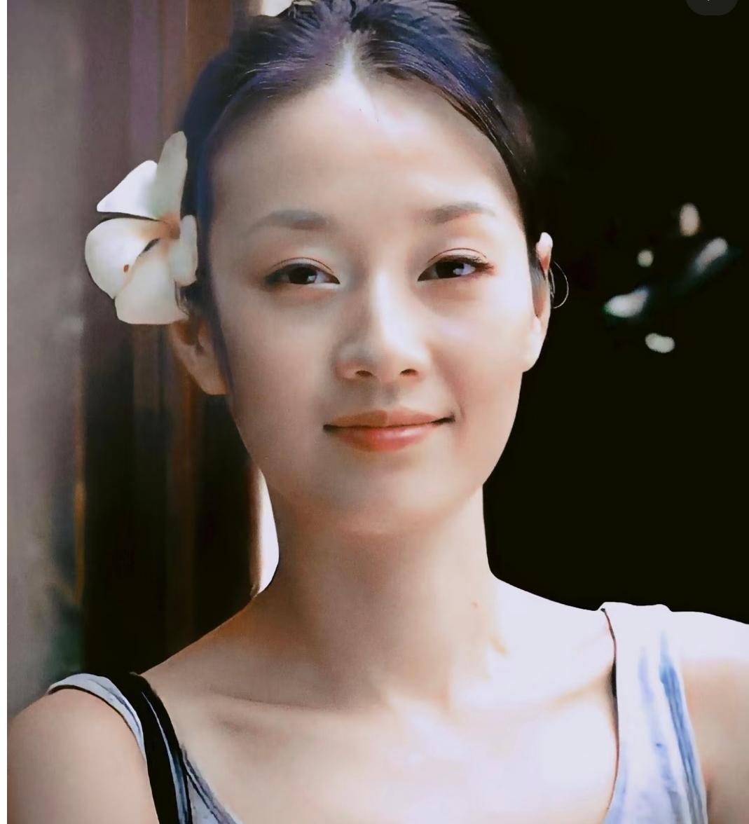 马伊琍：哪怕有点皱纹，也不耽误她的美
很自信的女人

清醒，通透

永远知道自己